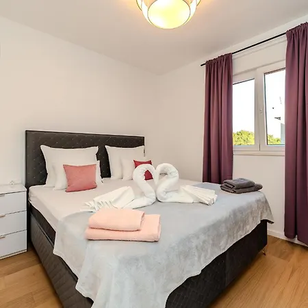 Biograd Sunset Penthouse With Spectactular View And Jacuzzi 比奥格勒·纳·莫鲁